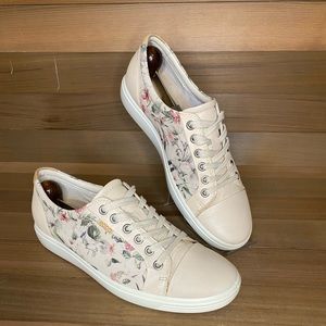 ECCO Soft Cream/Pink Floral Sneaker - Womans size 39